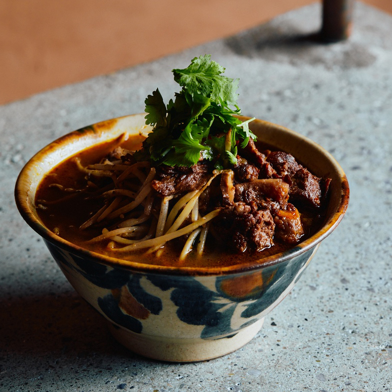 カレー牛もやしそば