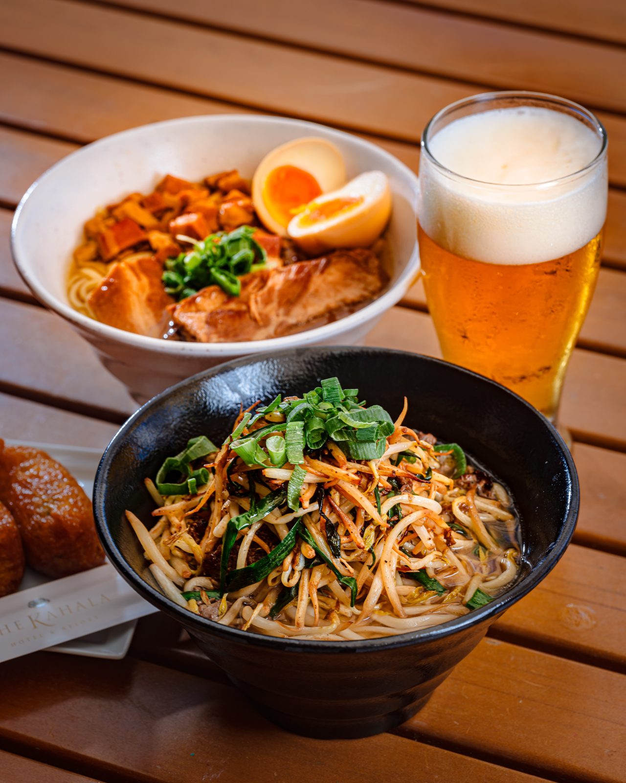ソーキそば、ビーフともやしのそば、じゅーしーいなり